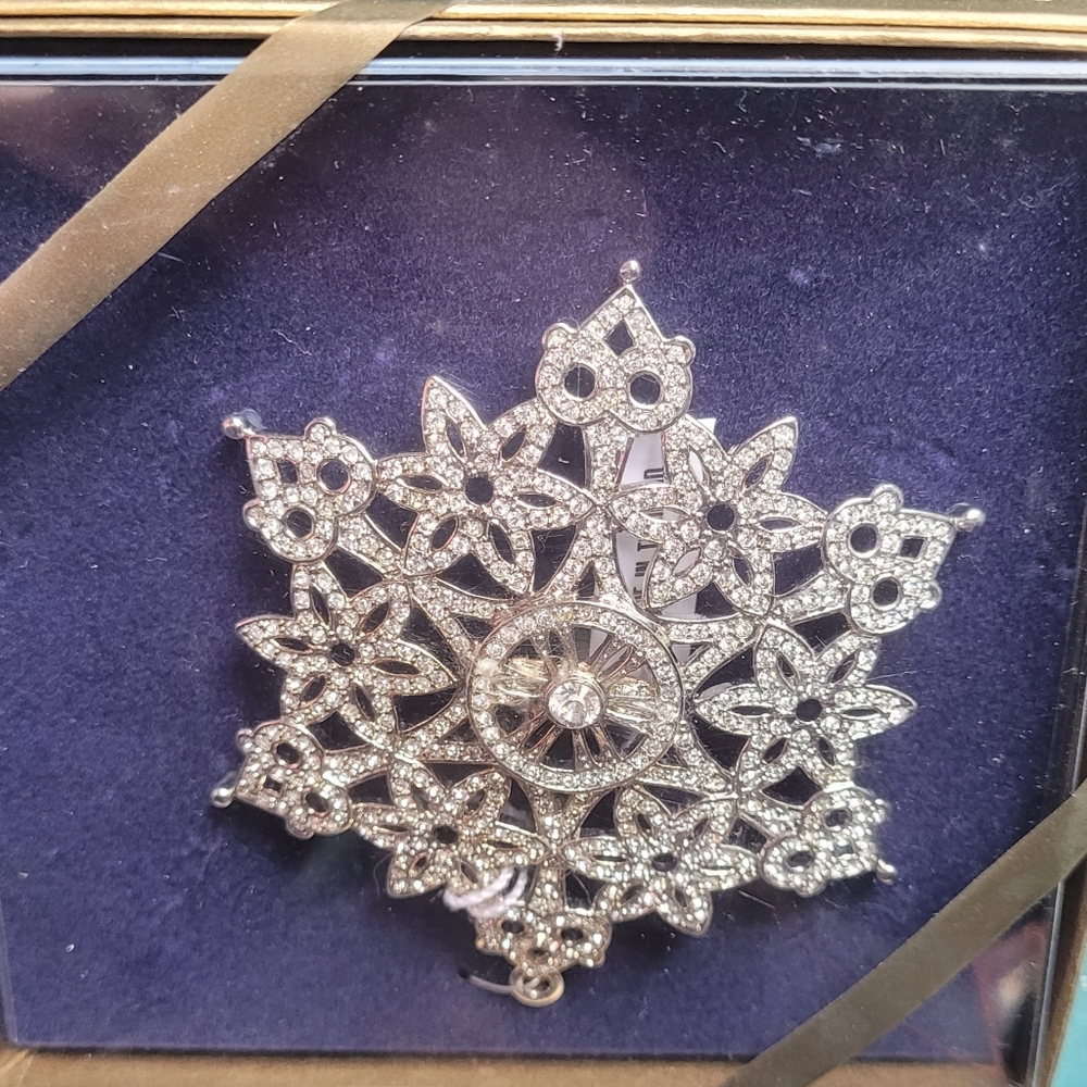 NEW NIB RHINESTONE SNOWFLAKE MUSEUM OF MODERN ART